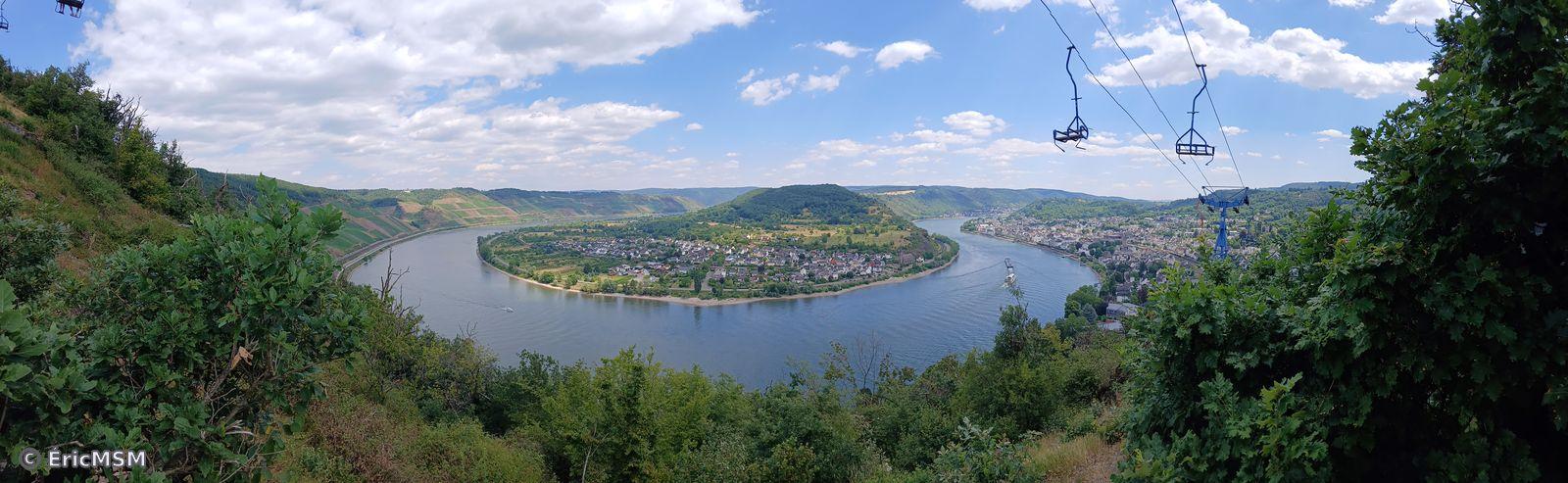 Panorama sur la vallée depuis le chemin de randonnée qui suit le tracé du télésiège