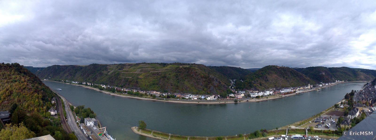Panorama sur la vallée du Rhin depuis le point le plus haut du château