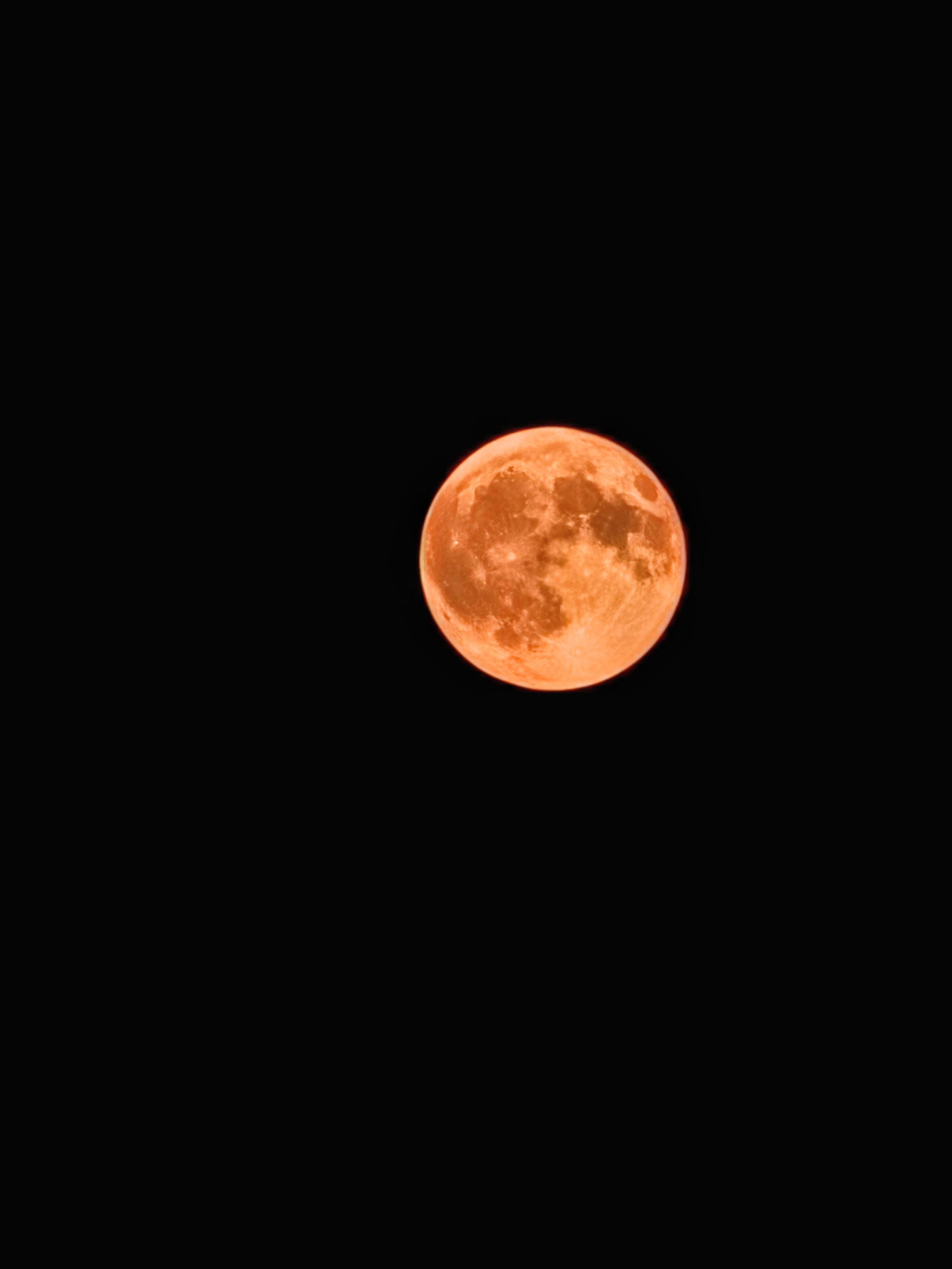 Pleine lune rousse
