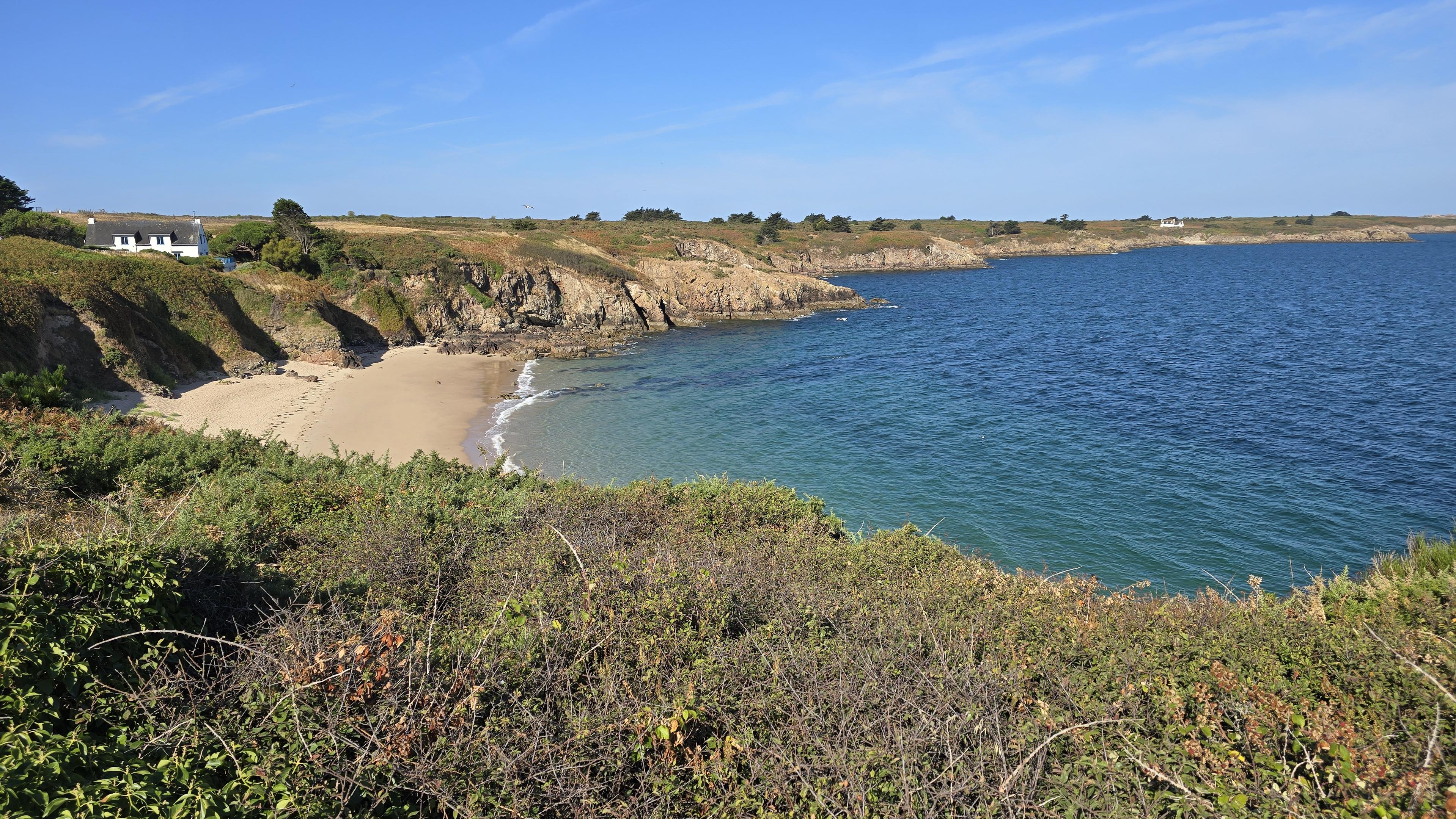 Crique et plage sur l'île d’Houat