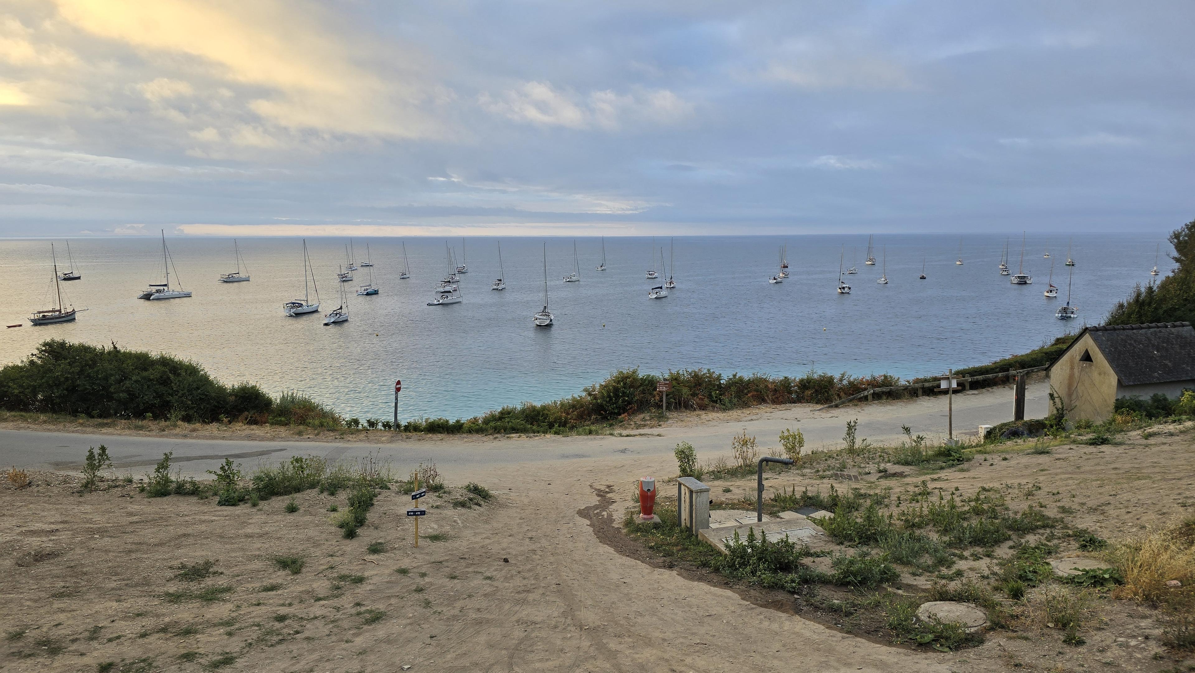 Mer et plage des Grands Sables sur l'île de Groix.