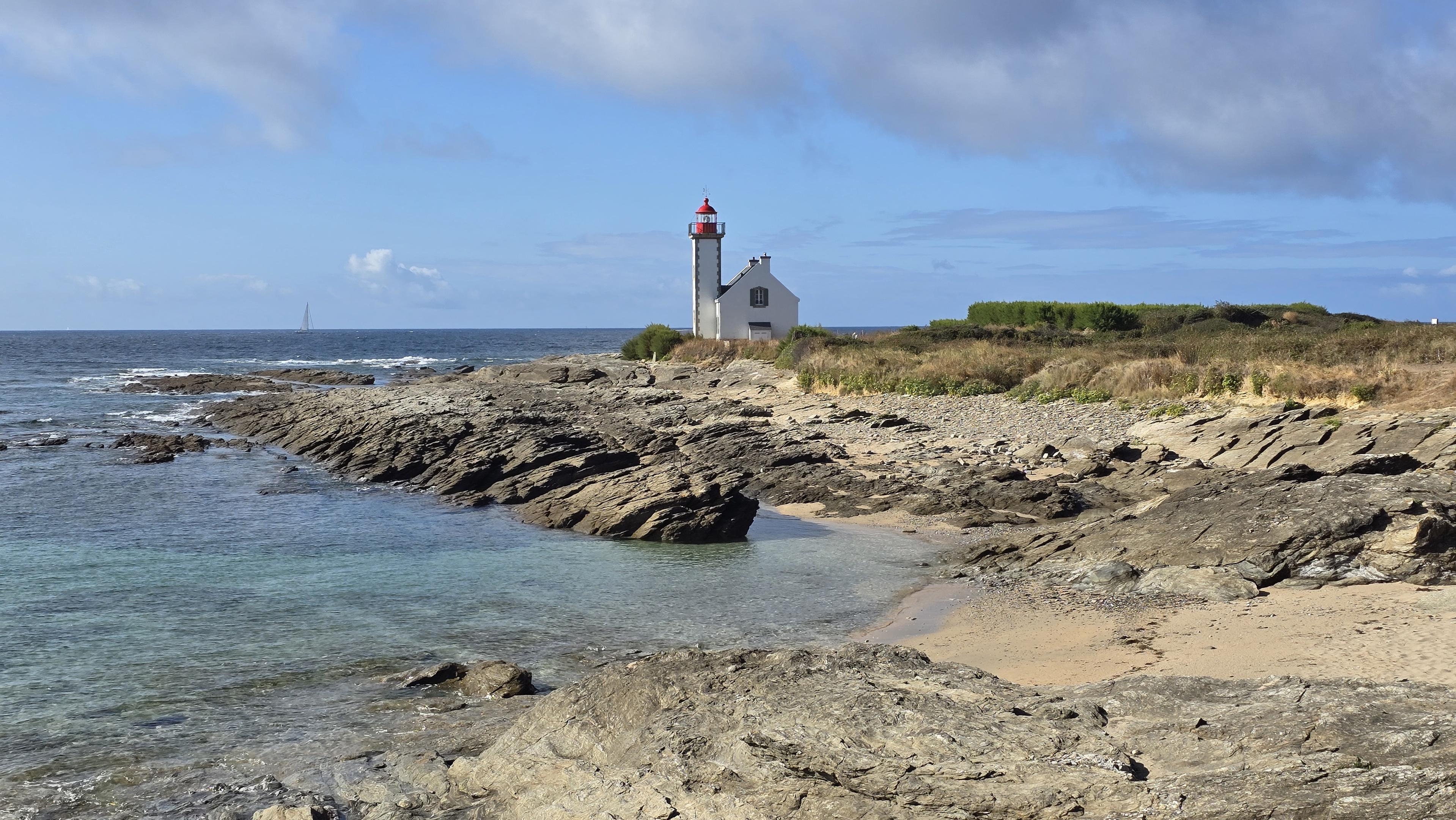 Phare de la Pointe des Chats sur l'île de Groix.